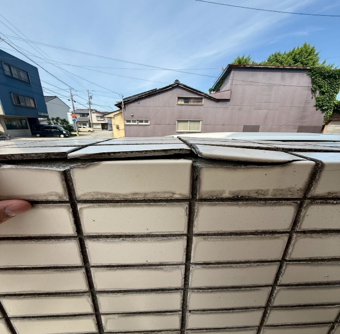 富山市の外壁美装・タイル貼替工事 施工前 5